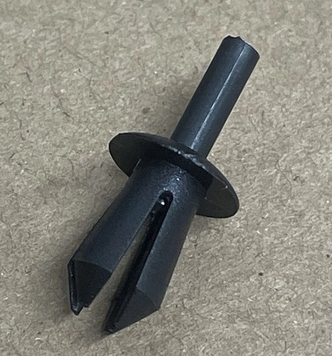 10x bmw 5mm rivet clips - 5mm, trims